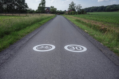 Fahrradstraße neue Piktogramme - Christian Eschaus / Stadt Billerbeck Fahrradstraße neue Piktogramme