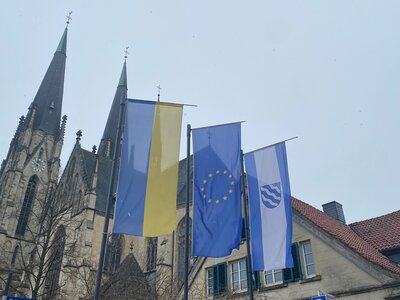 Beflaggung Jahrestag Krieg Ukraine